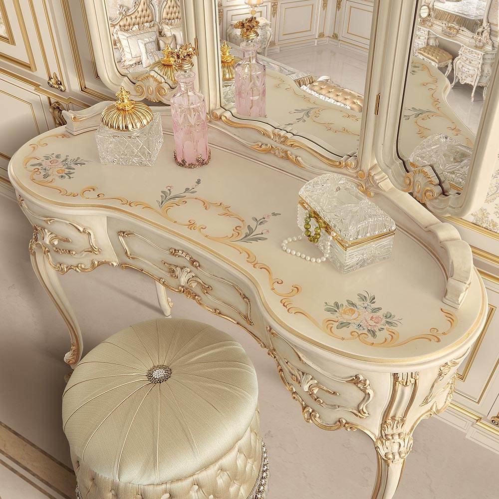 The Timeless Allure of Italian Baroque Furniture: A Journey into Opulent Elegance
