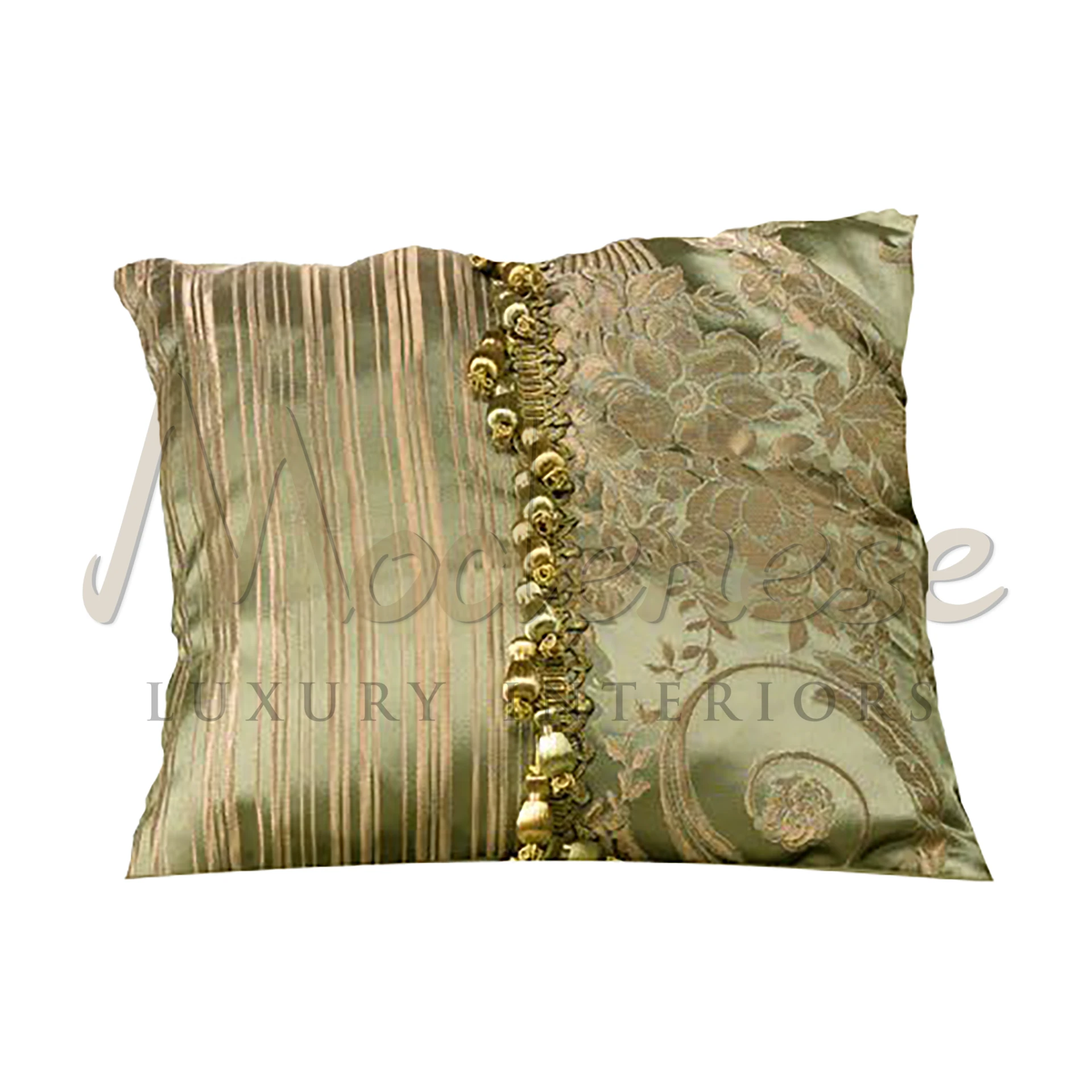Royal Green Pillow by Modenese: Elegance in every detail, with luxurious embellishments like tassels and fringes.