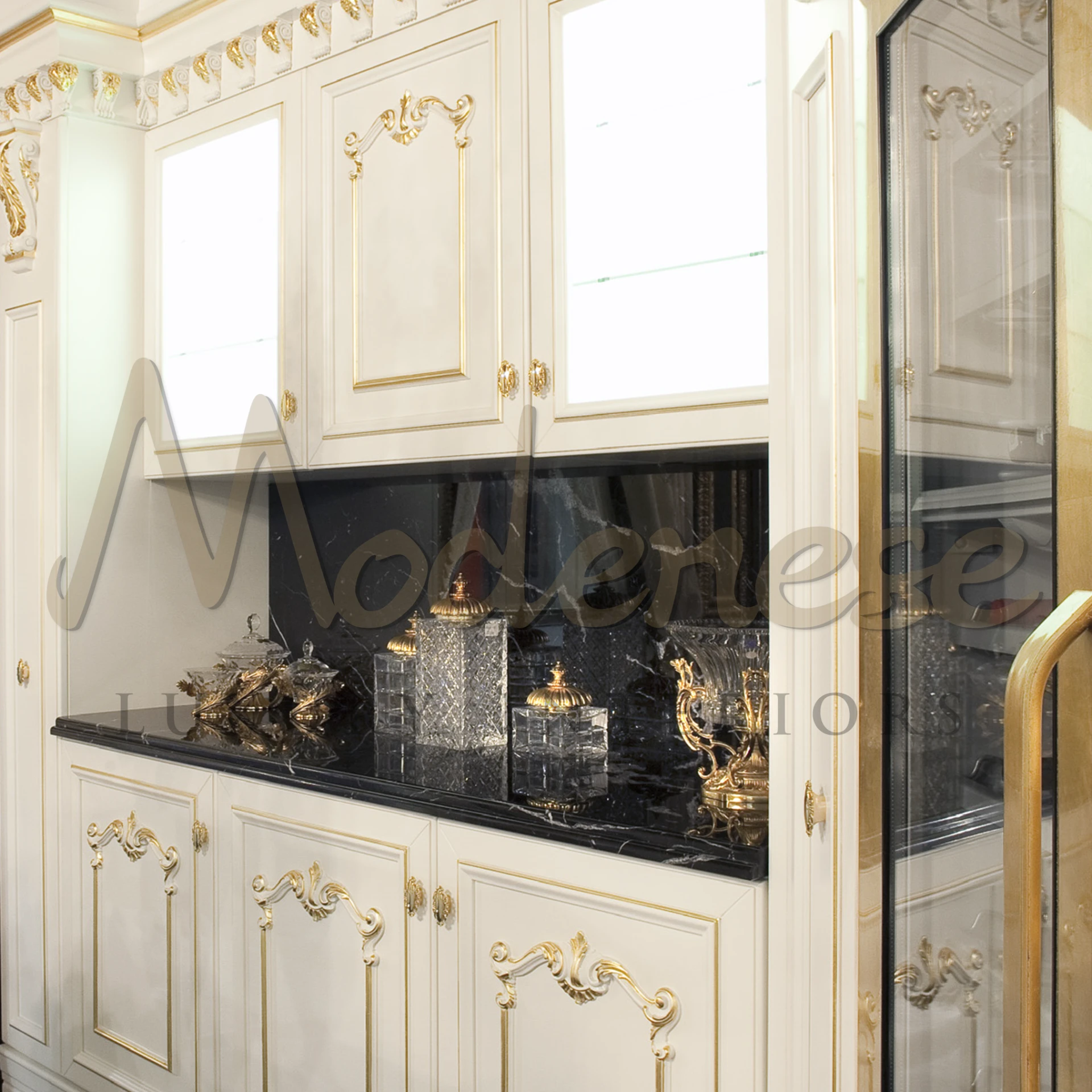 Royal Glass Box, a statement of luxury and elegance, designed for the sophisticated display and storage of jewelry and keepsakes.