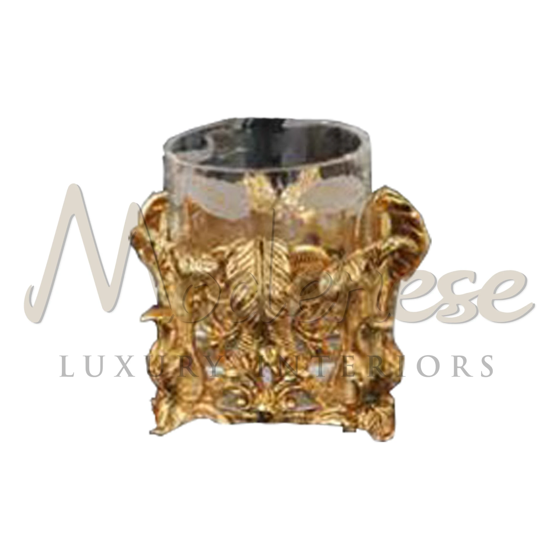 Classical Gold Toothbrush Holder in brass or stainless steel, adding a luxurious and elegant touch to bathroom interiors with its sophisticated design.






