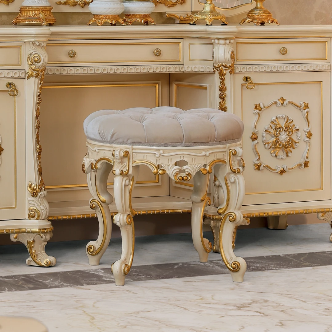 Classic style bespoke venetian pouffes are just considered those tactical pieces of furniture which will always bring a touch of charm to your furnishing project.